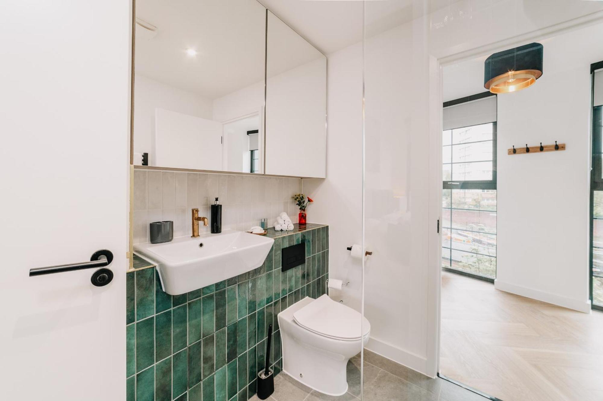 Luxury City & Canal View Stylish Pad, Family, Contractors, Fast Wifi Birmingham Exterior photo