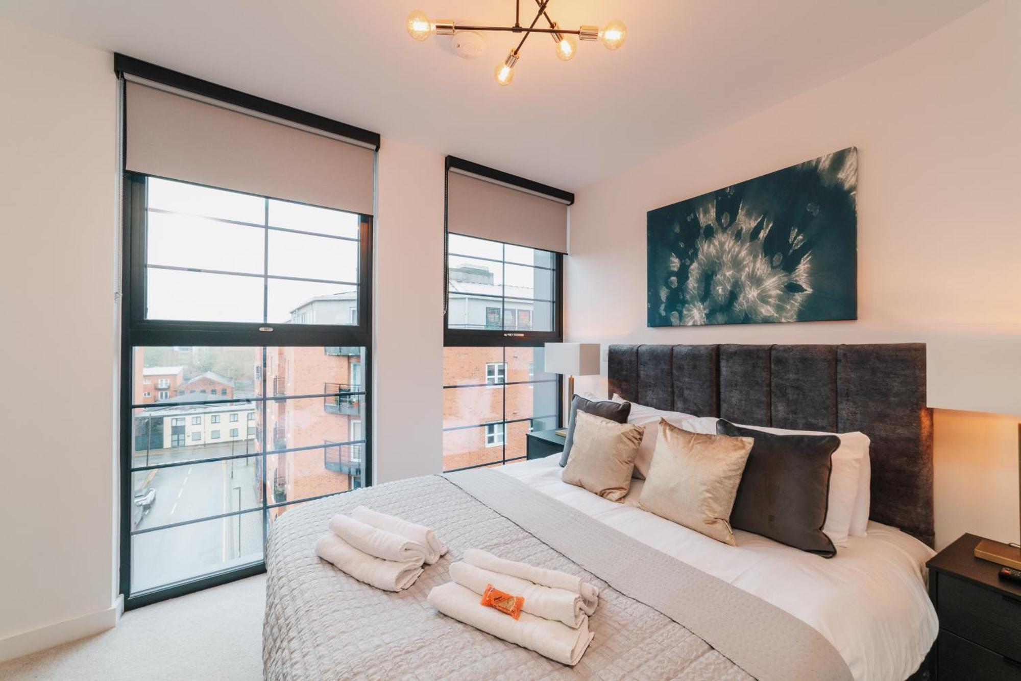 Luxury City & Canal View Stylish Pad, Family, Contractors, Fast Wifi Birmingham Exterior photo